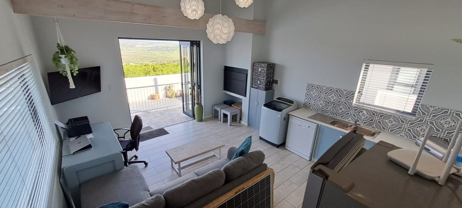 6 Bedroom Property for Sale in Hoogland Western Cape